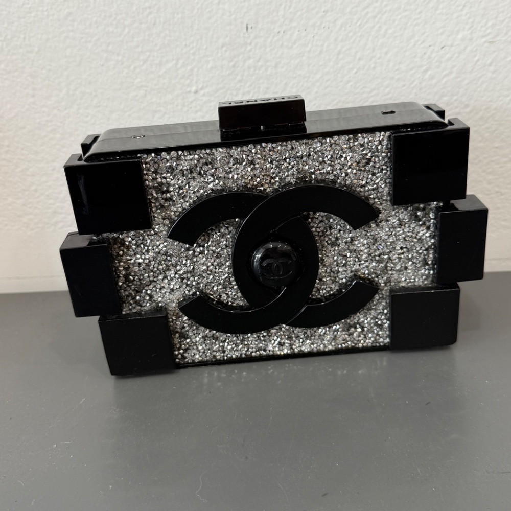CHANEL Plexiglass Crystal Lego Clutch - Picture 5 of 7